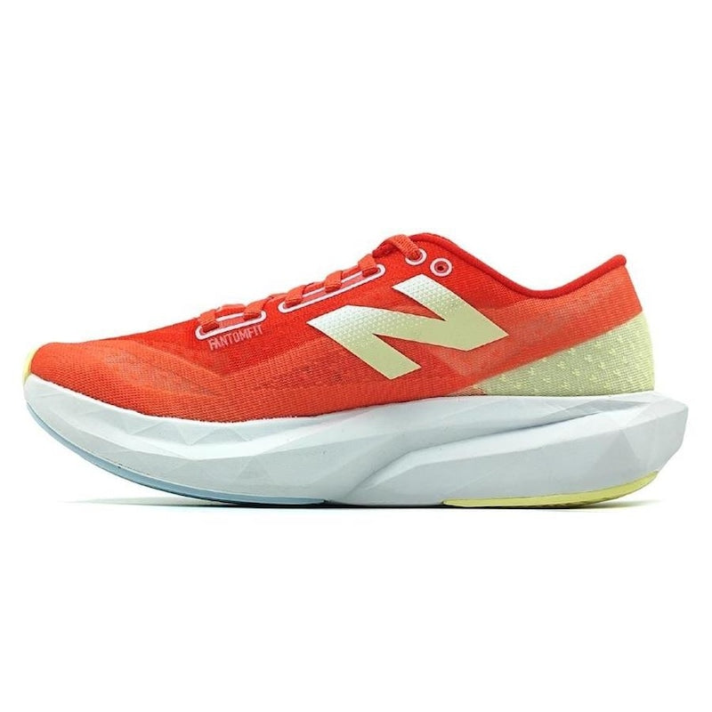 Tênis New Balance Fuelcell Rebel V4 CORAL